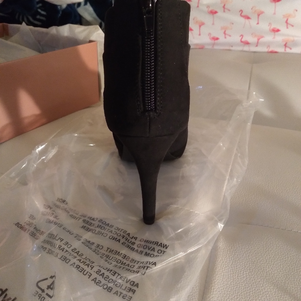 Heels - Picture 7 of 9